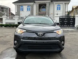 Toyota RAV4 Limited AWD (2.5L 4cyl 6A) 2017 Gray