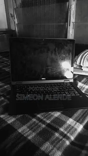 Laptop Dell Latitude 12 5289 16GB Intel Core i7 SSD 512GB