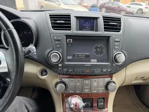 Toyota Highlander Limited 2012 White