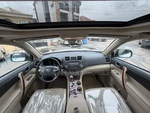 Toyota Highlander Limited 2012 White