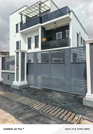 4bdrm Duplex in Bodija, Ibadan. for sale