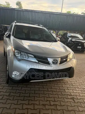 Toyota RAV4 Limited 4dr SUV (2.5L 4cyl 6A) 2014 Silver