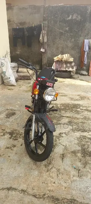 Honda 2022 Red