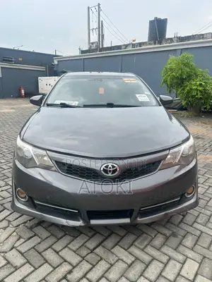 Toyota Camry SE 4dr Sedan (2.5L 4cyl 6A) 2013 Gray