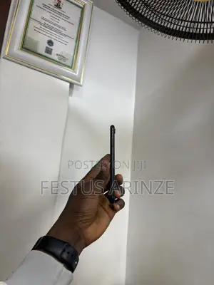 Apple iPhone XR 64 GB Black
