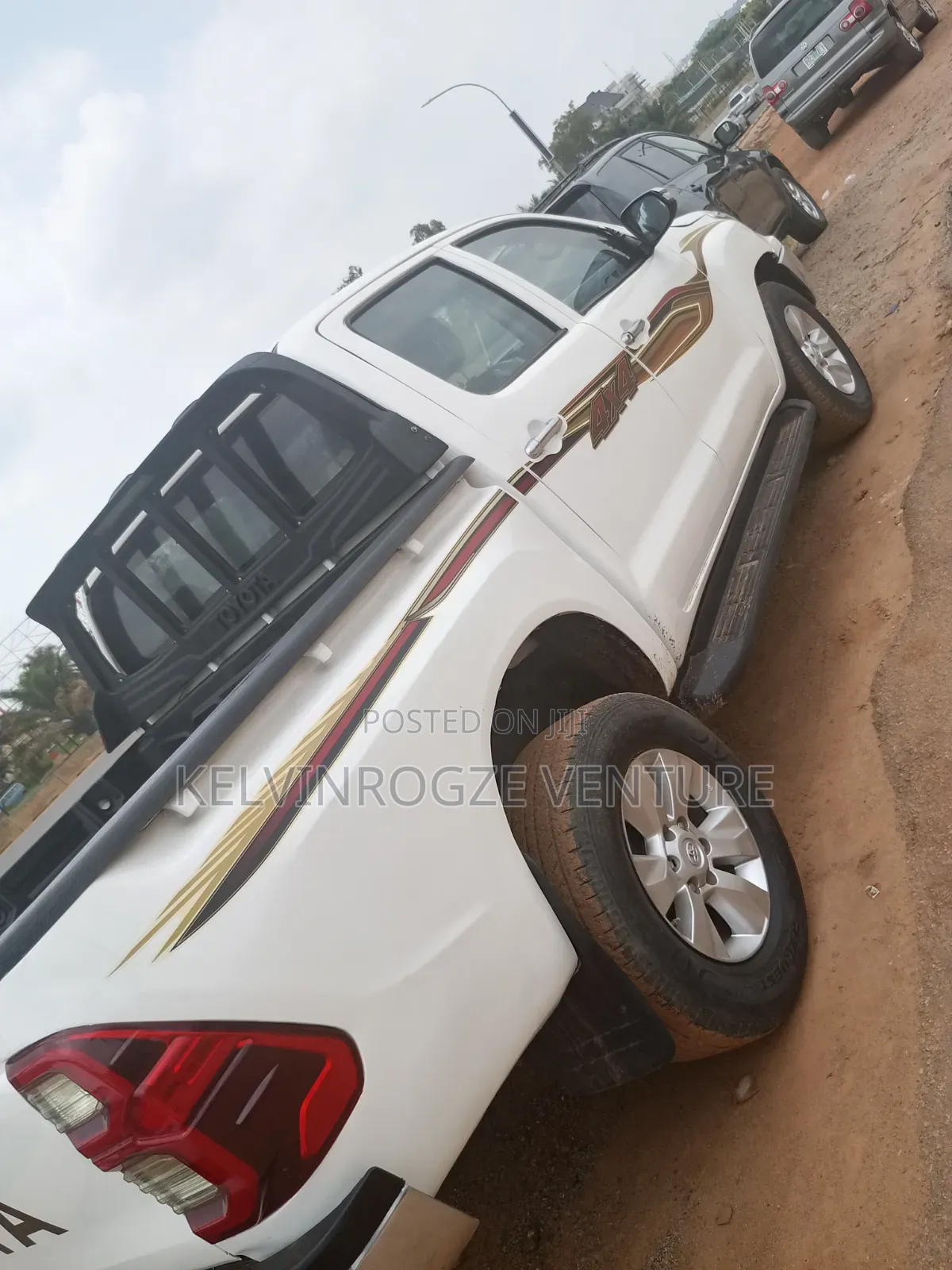 Toyota HiAce 2010 White