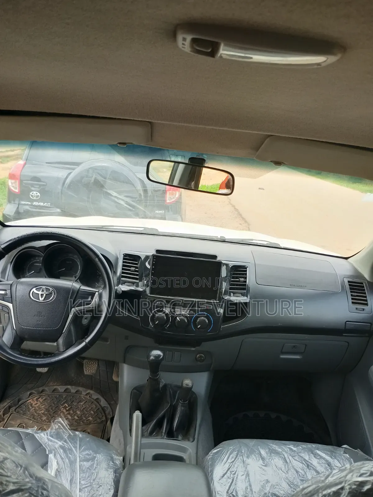 Toyota HiAce 2010 White