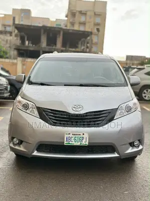 Toyota Sienna 2011 Gray