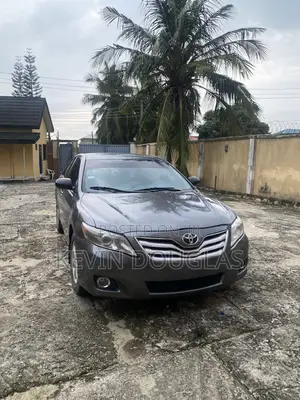 Toyota Camry LE 4dr Sedan (2.5L 4cyl 6A) 2011 Gray