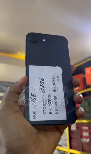 Apple iPhone 16e 128 GB Blue