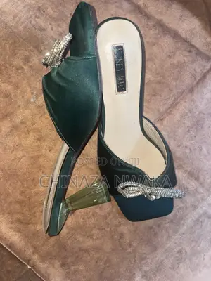 Heel (Used) Barely Wore