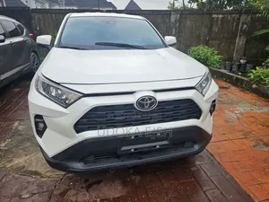 Toyota RAV4 LE 2025 White