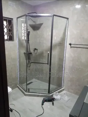 Shower Cubicle for Your Toilet