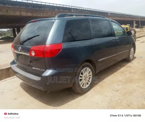 Toyota Sienna 2010 Gray