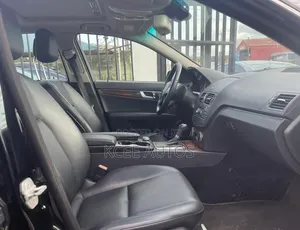 Mercedes-Benz C300 2010 Black