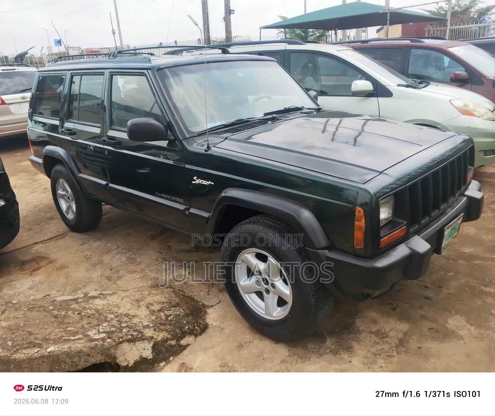 Jeep Cherokee 2000 Green