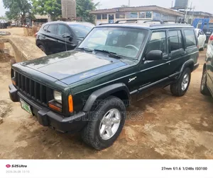 Jeep Cherokee 2000 Green