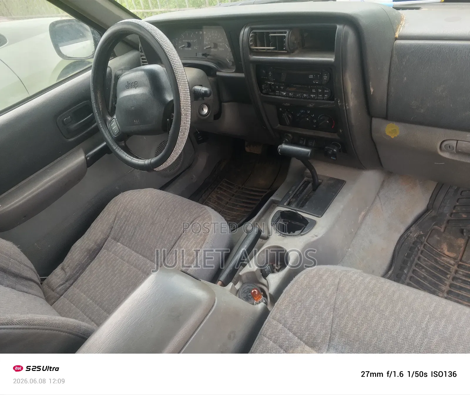 Jeep Cherokee 2000 Green