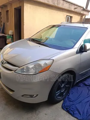 Toyota Sienna 2004 Gray