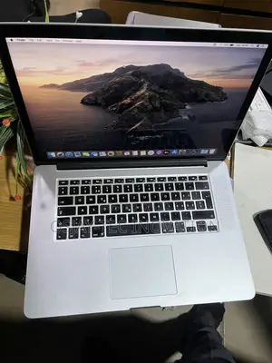Laptop Apple MacBook Pro 2015 16GB Intel Core i7 SSD 256GB