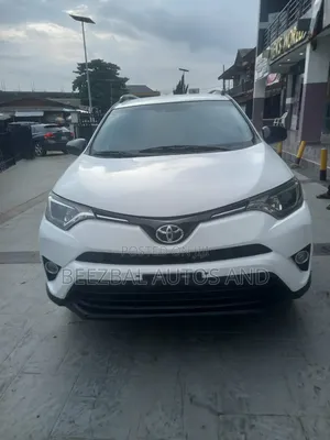 Toyota RAV4 LE Front-wheel Drive (2.5L 4cyl 6A) 2016 White