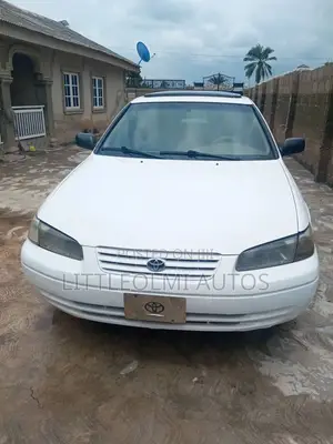 Toyota Camry Automatic 1999 White