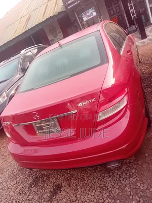 Mercedes-Benz C300 2009 Red