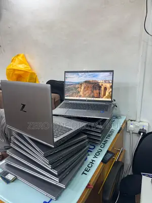 Laptop HP ZBook Firefly G8 16GB Intel Core i7 SSD 256GB