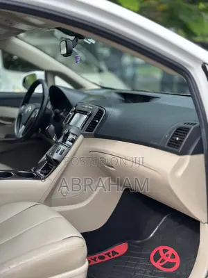 Toyota Venza XLE 2014 White