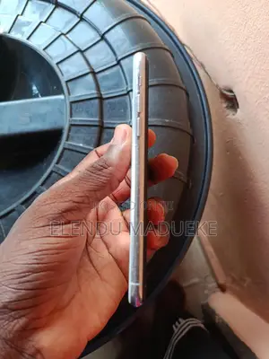 Apple iPhone X 64 GB White