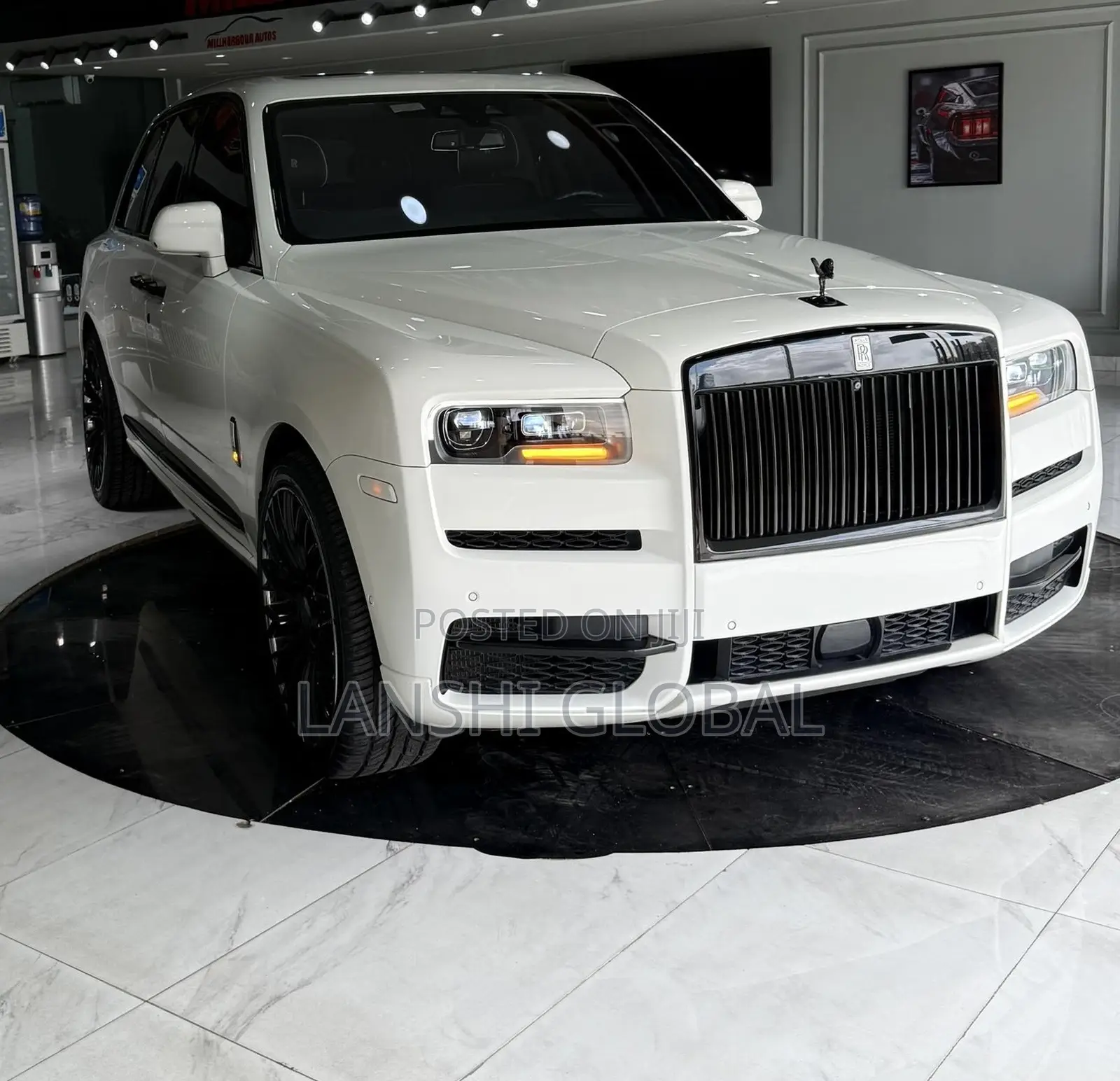 Rolls-Royce Cullinan Base 2019 White