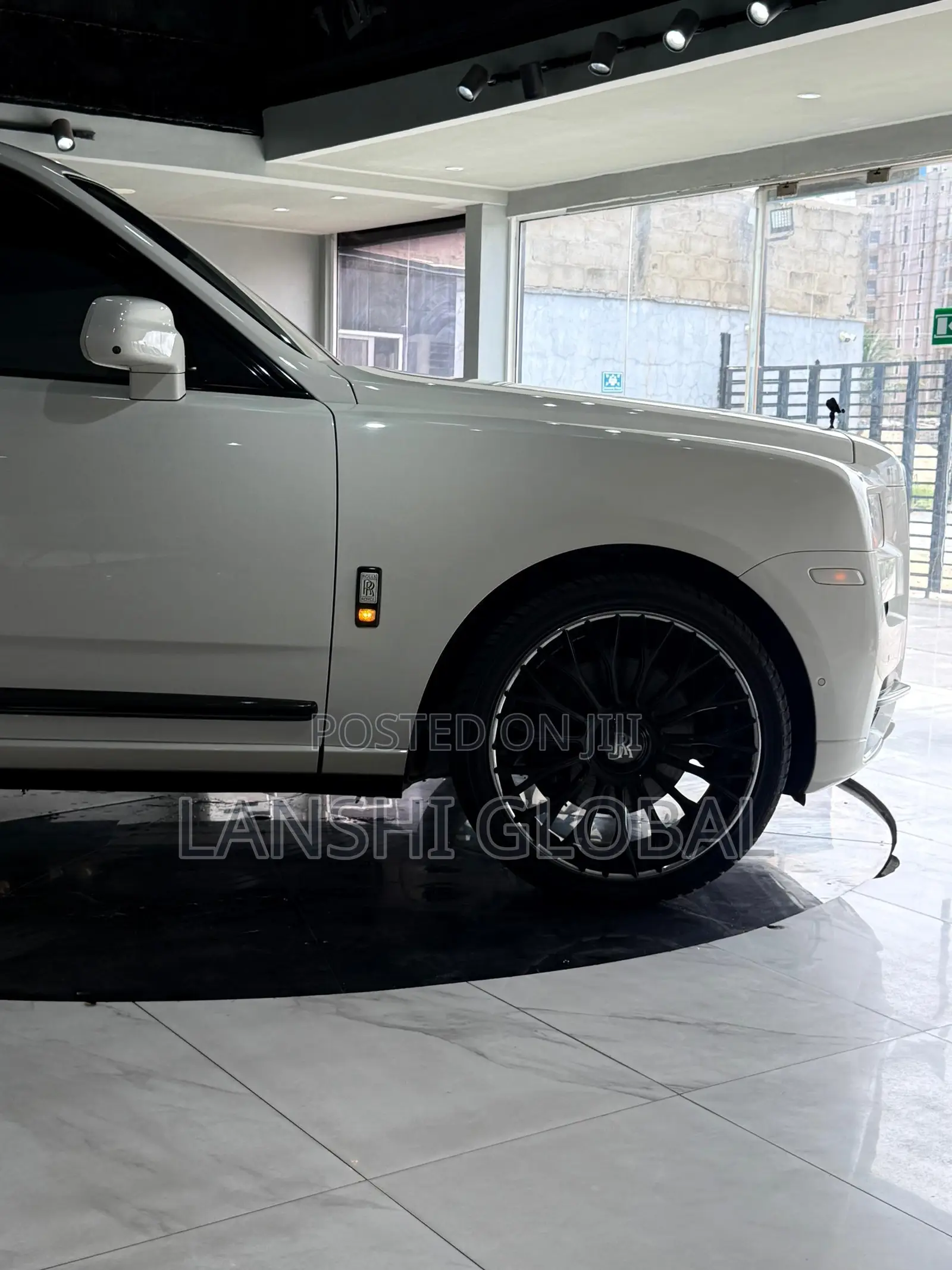 Rolls-Royce Cullinan Base 2019 White