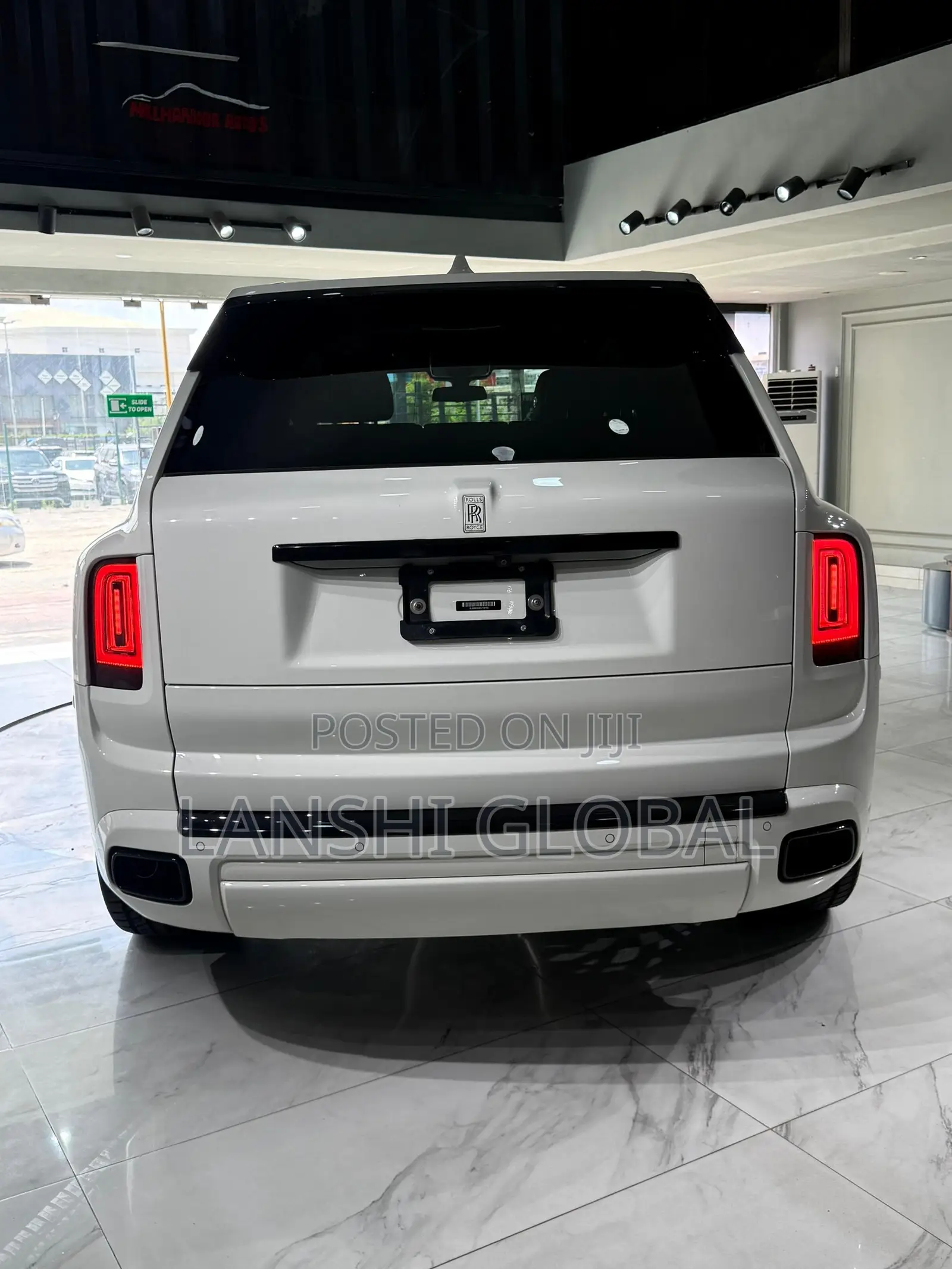 Rolls-Royce Cullinan Base 2019 White