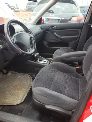 Volkswagen Golf 2003 Red