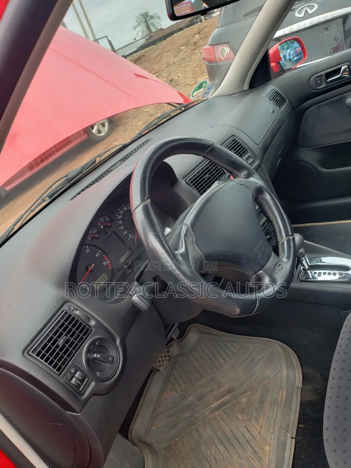 Volkswagen Golf 2003 Red