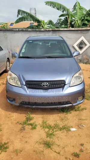 Toyota Matrix Hatchback FWD (1.8L 4cyl 5M) 2007 Blue
