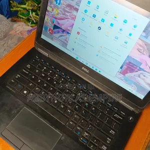 Laptop Dell Latitude E7270 8GB Intel Core i5 HDD 256GB