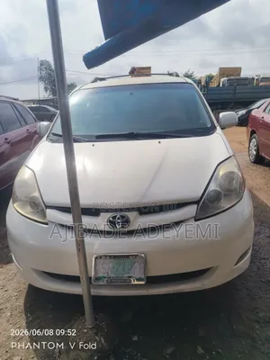 Toyota Sienna XLE 2008 White