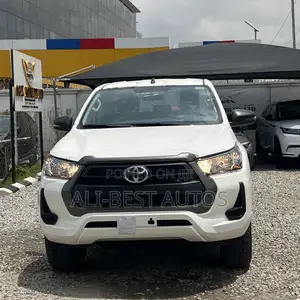 New Toyota Hilux 2025 White