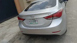 Hyundai Elantra GLS Sedan FWD (1.8L 4cyl 6A) 2013 Silver