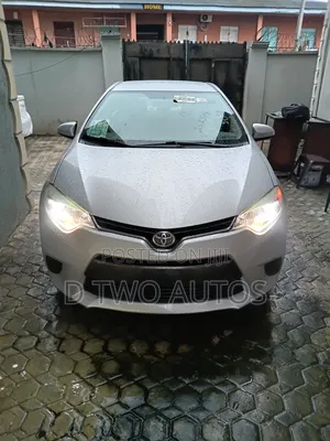 Toyota Corolla LE Plus 4dr Sedan (1.8L 4cyl CVT) 2015 Silver