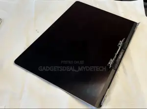 Macbook Pro 2018,2019 Screen A1990 15 Inches Follow Come