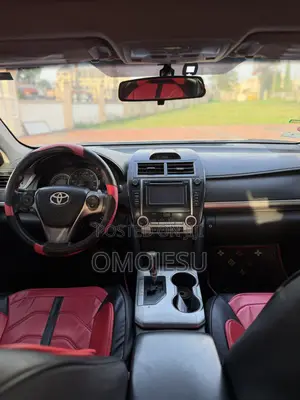 Toyota Camry SE Sport 4dr Sedan w/Prod. End 11/13 (2.5L 4cyl 6A) 2014
