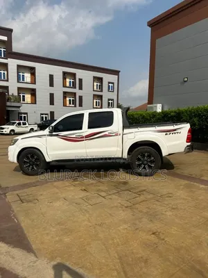 Toyota Hilux 2012 White