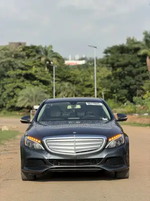 Mercedes-Benz C300 Luxury 4dr AWD 4Matic Sedan (2.0L 4cyl 7A) 2015 Gray