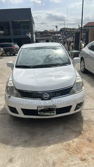 Nissan Versa Hatchback 1.8 SL 2009 White