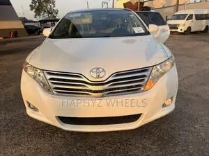 Toyota Venza XLE 2010 White