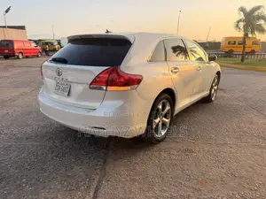 Toyota Venza XLE 2010 White