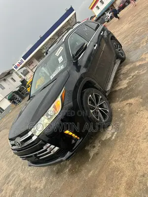 Toyota Highlander XLE 4x2 V6 (3.5L 6cyl 8A) 2018 Black