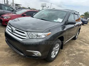 Toyota Highlander 3.5L 2WD 2013 Gray